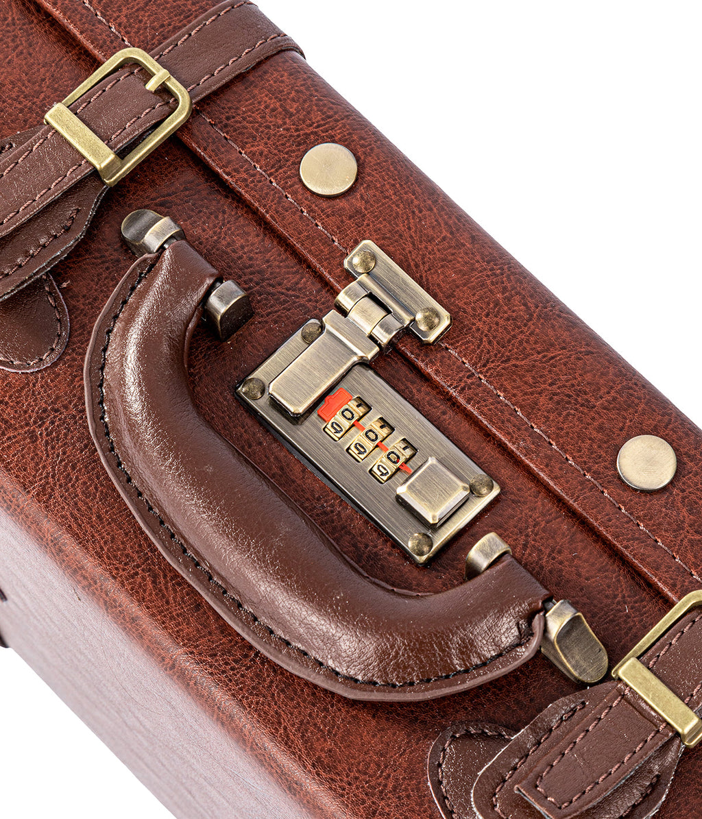 The Voyager Train Case